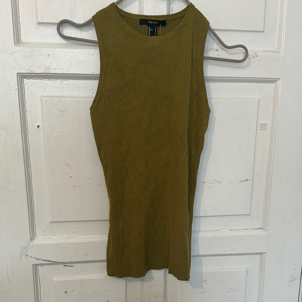 M—Ribbed Olive Green Sleeveless Top